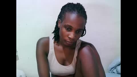pritty_amber online show from May 27, 3:14 am