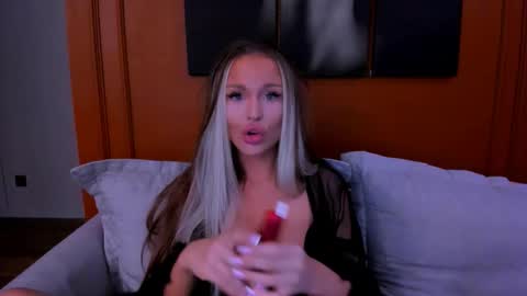 Snapshot of project_barbara chatting on February 11, 9:31 am Barbara online show from February 11, 9:31 am