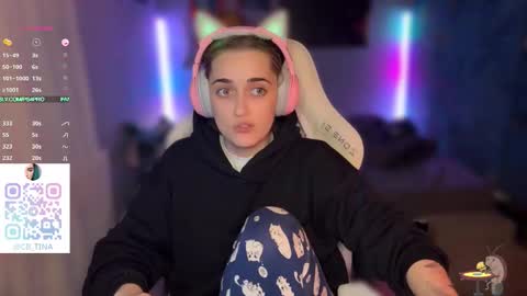 Queen of Pain online show from February 2, 4:00 am