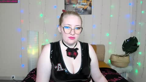 Snapshot of puffybun chatting on January 28, 12:36 am puffybun online show from January 28, 12:36 am