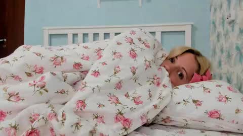 Victoria online show from September 18, 3:38 am