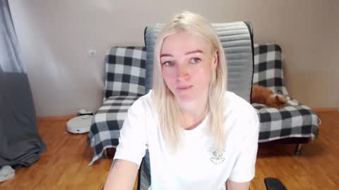 Polly online show from March 28, 4:45 am