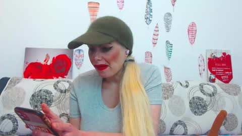 Goldie online show from December 20, 3:10 am