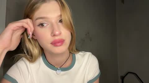 Lina online show from March 25, 10:12 pm