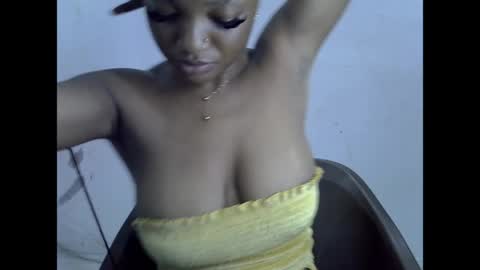 pussyxwetx online show from April 16, 10:01 pm