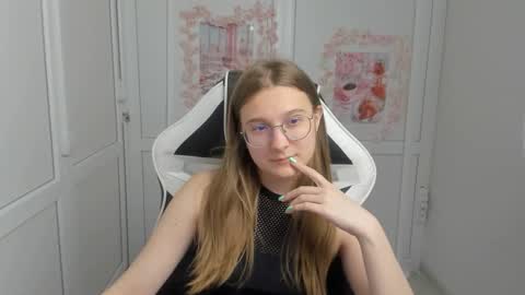 Amelie online show from June 11, 7:16 am