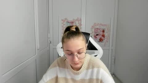 Amelie online show from June 1, 7:43 am