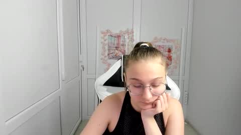Amelie online show from June 7, 7:37 am