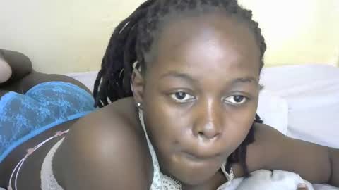 queen_banice online show from November 26, 7:42 am