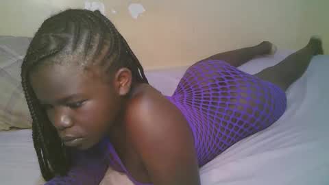 queen_latasha online show from May 7, 2:38 am