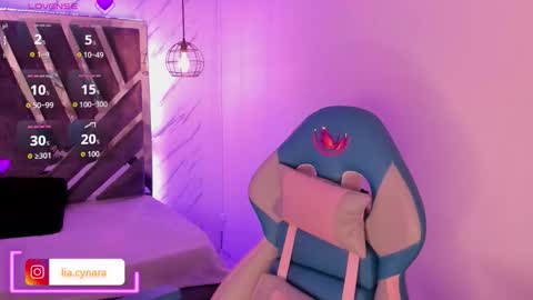 Snapshot of queen_perla_ chatting on September 22, 12:14 pm online show from September 22, 12:14 pm