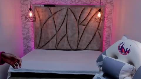 Snapshot of queen_perla_ chatting on January 27, 12:05 pm online show from January 27, 12:05 pm