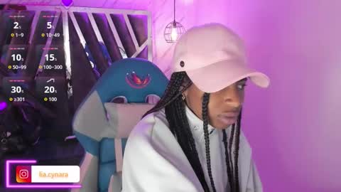 Snapshot of queen_perla_ chatting on September 30, 11:27 am online show from September 30, 11:27 am