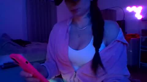 queenbee6269 online show from January 13, 7:25 am