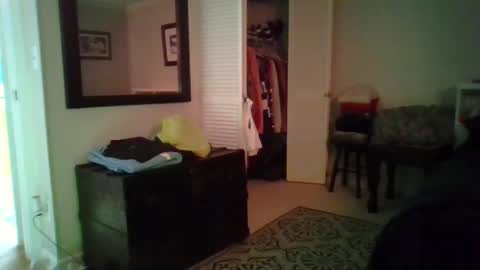 queenbee6269 online show from December 5, 5:37 am