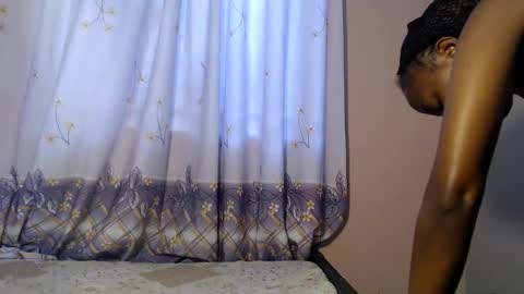 queenchloe1 online show from June 8, 5:19 am