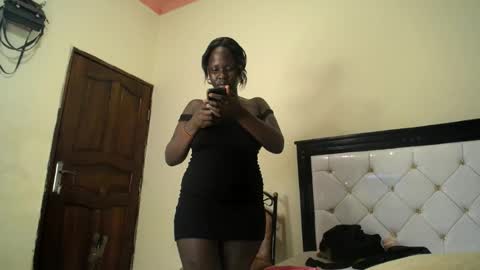 queencila online show from July 26, 6:48 pm