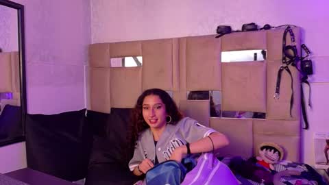 QUEENJEENN online show from March 20, 5:34 am