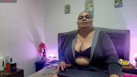 VickyBoobss online show from May 10, 1:02 pm