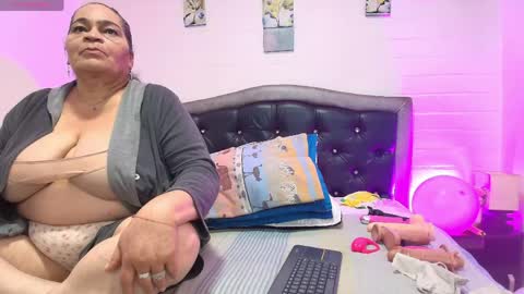 VickyBoobss online show from June 8, 12:50 pm