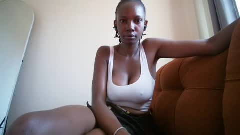 queenmom online show from July 31, 12:28 pm