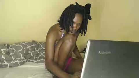 queennikkah254 online show from November 9, 7:59 am