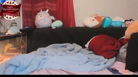 QueenOfHearts online show from November 4, 9:03 am