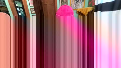 Queen Hilarity online show from April 30, 8:57 pm