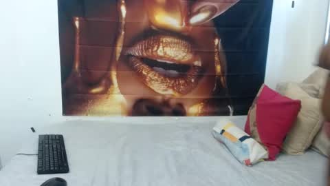 queenteex6993 online show from June 29, 2:06 pm