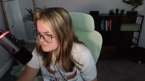 Bri online show from September 18, 3:05 am