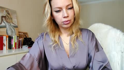 Snapshot of qurli24 chatting on March 2, 10:26 am qurli24 online show from March 2, 10:26 am