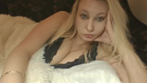 qwertyui online show from January 11, 3:28 pm