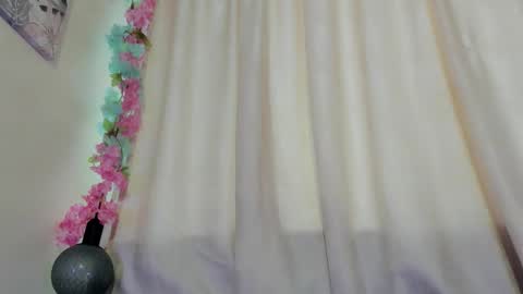 Rachel online show from December 4, 1:24 pm