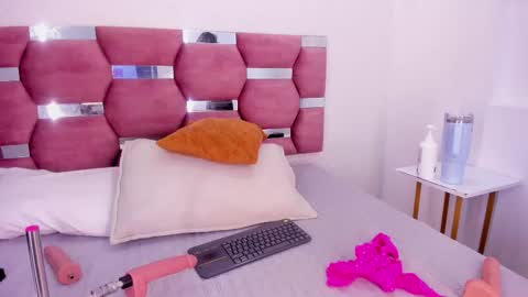  DALIANA  online show from September 23, 9:02 pm