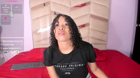 Snapshot of rachell_grey_ chatting on October 14, 2:58 am Rachel online show from October 14, 2:58 am