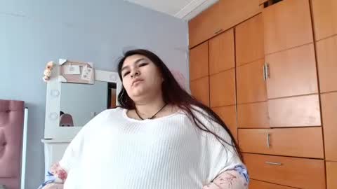 radiantgoddes online show from December 27, 1:18 pm