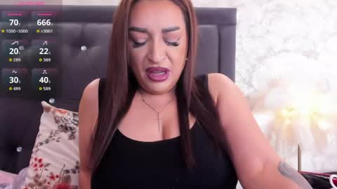 raelledarkstar online show from May 22, 9:40 am