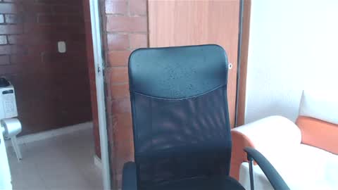 Snapshot of raillye_lsx chatting on February 12, 3:28 pm Paula online show from February 12, 3:28 pm