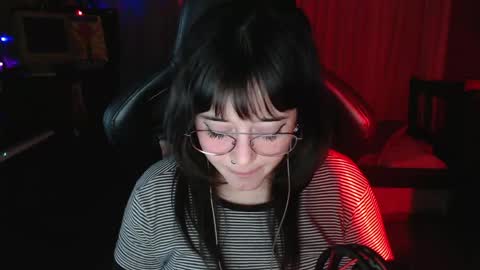 randomegirl666 online show from April 24, 7:33 am