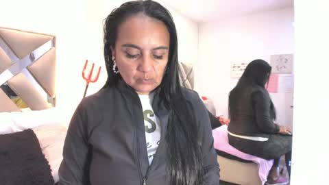 Raquel Moore  online show from March 2, 12:45 pm