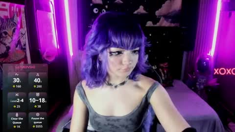 ravencollen online show from April 15, 8:31 pm