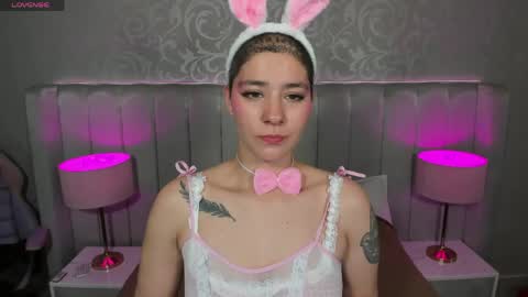 Ravenfox  online show from April 18, 7:44 am