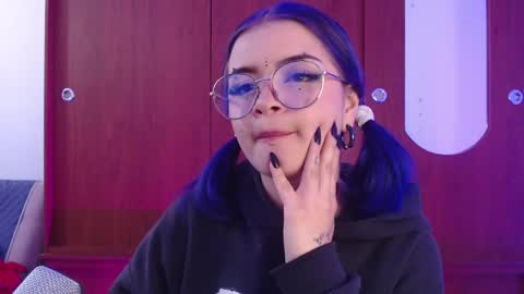 raventh_ online show from April 30, 11:59 am
