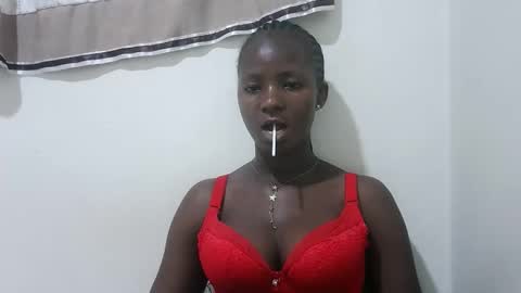 Snapshot of realqueen_ chatting on October 16, 5:59 pm queen online show from October 16, 5:59 pm