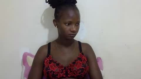 Snapshot of realqueen_ chatting on March 9, 5:39 pm queen online show from March 9, 5:39 pm