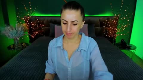 Snapshot of rebecca_diamonds chatting on January 30, 6:24 am rebecca_diamonds online show from January 30, 6:24 am