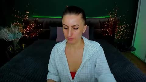 Snapshot of rebecca_diamonds chatting on February 16, 4:21 pm rebecca_diamonds online show from February 16, 4:21 pm