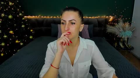 Snapshot of rebecca_diamonds chatting on January 5, 6:35 am rebecca_diamonds online show from January 5, 6:35 am