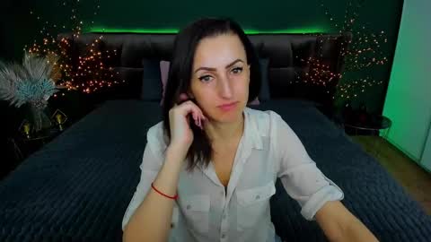 Snapshot of rebecca_diamonds chatting on March 6, 7:03 am rebecca_diamonds online show from March 6, 7:03 am