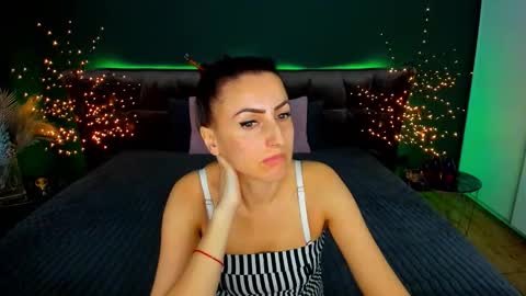 Snapshot of rebecca_diamonds chatting on October 5, 5:45 am rebecca_diamonds online show from October 5, 5:45 am